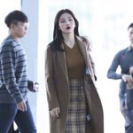가을에 바바리코트 찟은 <b>유나</b>