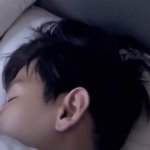 <b>무대도중</b>잠자는백현