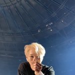 팬 목 따는 <b>시늉</b>하는 제니