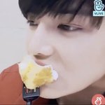<b>영훈</b>이 어떻게 이렇게생겻어