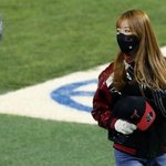 에이핑크 윤보미 서울<b>LG</b>트윈스 5번 시구