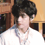 [방탄소년단] 나 타팬인데 <b>뷔</b> 사진 좀 줄 수 있니