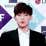 [인피니트] 카메라 플래쉬에 <b>지지</b> 않는 아이돌 짤
