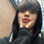 이<b>와중</b>에 그렇긴한데 이거 누군지 아는 사람