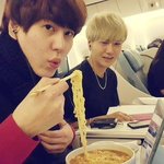 규현을 보는 <b>예성</b> 표정
