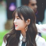 틈날수록 미모 <b>갱신</b>하는 女돌