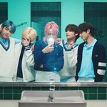 뮤비에 <b>재난</b>문자, 줌 나오는 이 시국돌