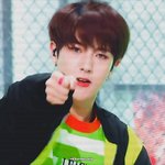 [NCT즌] <b>이</b> 사진 약간 화이트현 닮지 않음?