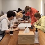 컴백전에 앨범 언<b>박싱</b>하는 아이돌이 있다?