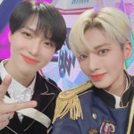 태민이랑 <b>태현</b> 셀카 이제 봤는데