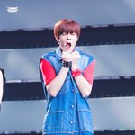[NCT] 나유타 <b>하품</b>하는 사진ㅋㅋㅋ