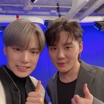 둘이 약간 형제같아