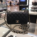 [방탈죄송] 20살 첫 명품백으로 <b>샤넬</b> 괜찮나요?