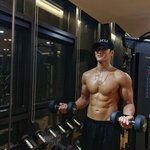 <b>안보현</b> 복근 미쳤삼