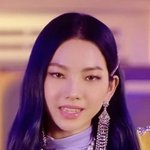근데 카리나 오늘뜬 틱톡도 예쁜데