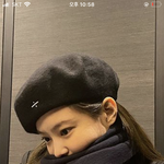 하 ㅠㅠ 제니 <b>볼살</b> 눌린 거  개귀엽네ㅜ시