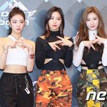 있지는 <b>데뷔곡이</b> 젤 좋음
