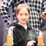<b>짱</b>귀여운 포니테일 머리를 한 블랙핑크 지수