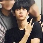 <b>변백현</b> 이런 딱 붙는 티 입을 때 미치는거