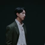 역시 남돌은 수트가 <b>진리</b>지