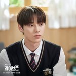 [엔터팬톡] 방금 라이브온 <b>본사람</b>