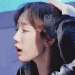 머리카락 가만히 놔둘 수 없는 아이돌