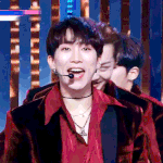 <b>첫방</b> 무대하는데 끼부리는 남돌