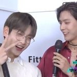 [드루와] 오늘자 <b>민혁</b> 수빈 투샷