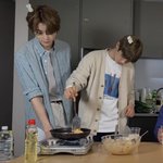 <b>성찬</b> 다리 진짜 길다