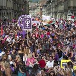 스위스 여성 수십만, 시위 "차별없는 임금,대우를"