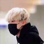 얘 에이티즈 윤호 맞음? <b>예찬</b>이라는애 없어