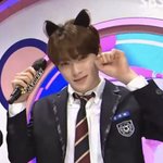 야야 나 지금 인기가요 못보는데 <b>슈발</b>