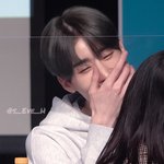 [모두드루와] 팬 바라보는 설레는 짤 하나 두고 가도 됨?