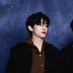 뷔 <b>크롭</b>티..