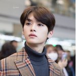 [이것좀봐줘] 이 분 아는 사람...? 도와주세요ㅠㅠ
