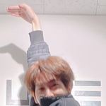 [펜타곤] <b>옷</b> <b>위</b>로 한참 올라간