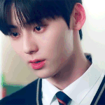 <b>황민현</b> 빡쳐서 눈물 고인거봐