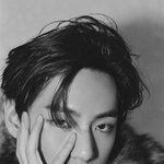 [이것좀봐줘] 방금올라온 뷔 위버스 메거진 <b>사진</b> <b>안</b>보면 후회