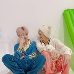 [NCT] 헨드리가 <b>출발</b> 버전 촬영 때 사진 풀어줌