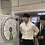[모두드루와] 가슴이 <b>웅장</b>해지는 큰댕댕상 차은우.jpgif