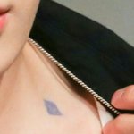현재 <b>쇄골</b>에 이거 뭐야?