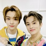[NCT] 마크 <b>셀카</b> 새 폰으로 찍은 걸까