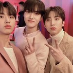 [펜타곤] 아까 <b>크리스마스</b> 느낌 짤 달라던 유니