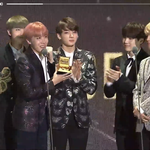 16마마 <b>퍼</b><b>포</b> 방탄이 받았었넹