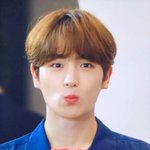 <b>수박</b>먹는이재현