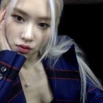 나 <b>사각</b>턱 개지리지않냐? 봐봐