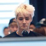 <b>오세훈</b> 카메라 보고 부끄러워함