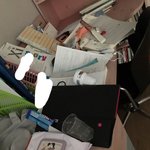 ㄹㅇ 별 거 안하는데 <b>책상</b> 보면 맨날 드러워져있음