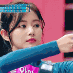 <b>쯔위</b>