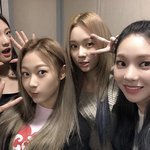 <b>지젤</b> 이사진 개귀엽지 않음?ㅋㅋㅋㅋㅋ